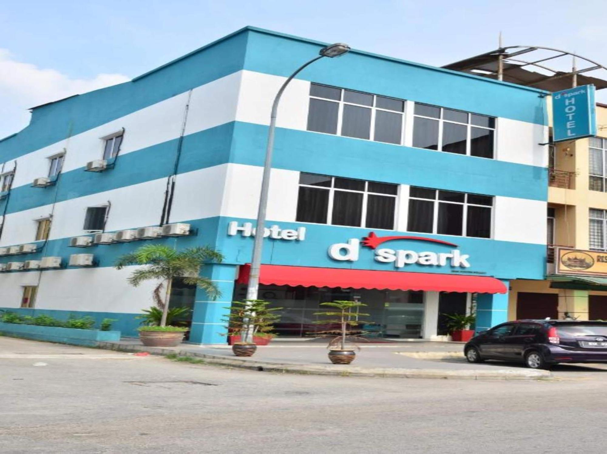 Oyo 91087 Hotel Dspark Port Кланг Екстер'єр фото